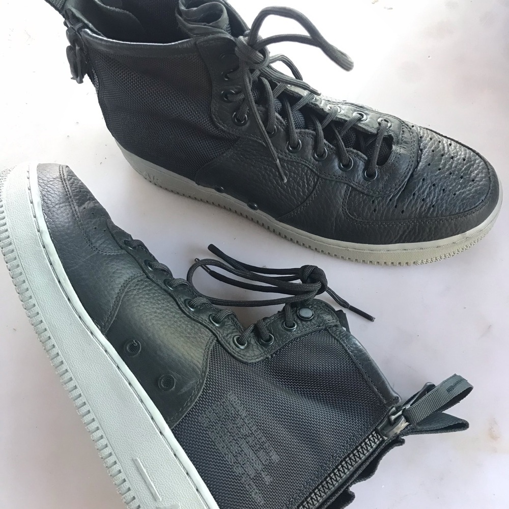 Nike Air Force 1 SF Women's 11 Mid Top Athletic Sneakers, Forest Green